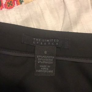 Scalloped pleat black skirt